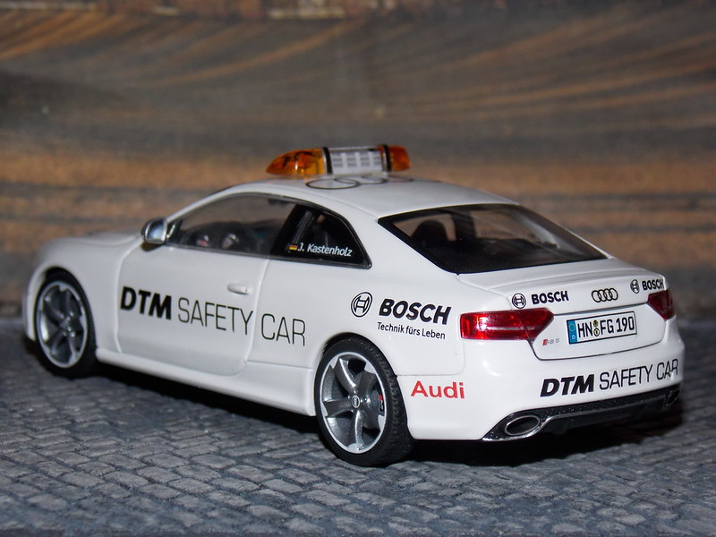 Audi RS5 - DTM Safety Car 2010 - Schuco