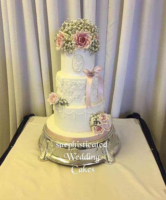Cake by Suephisticated Wedding Cakes