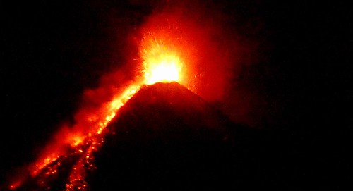 395 Erupcion nocturna, Volcan de Fuego (4)