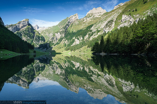 appenzell seealpsee zeiss sony a7 a7rii alps mountain switzerland schweiz säntis sunset mirror lake carl variotessartfe41635