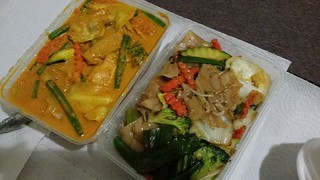 Yellow Curry and Pad See Ew from Khot Thai