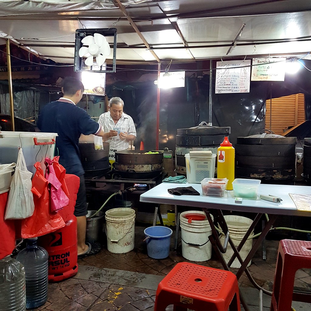 @ DimSum stall at @ Petaling St. (茨厂街 Chinatown) KL