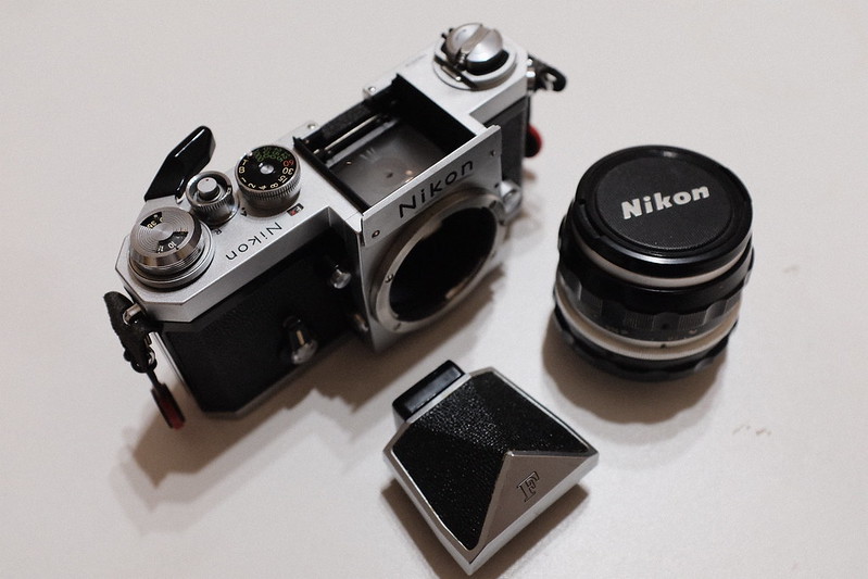 Nikon F  NIKKOR 35mm F2.8ボディ部品分解