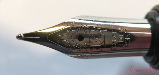 Review Benu Pen Supreme Collection Nebula Fountain Pen 7