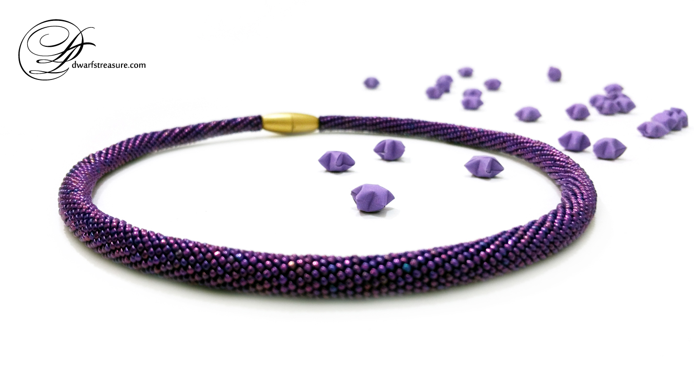 Adorable ultraviolet beaded crochet short necklace with paper stars