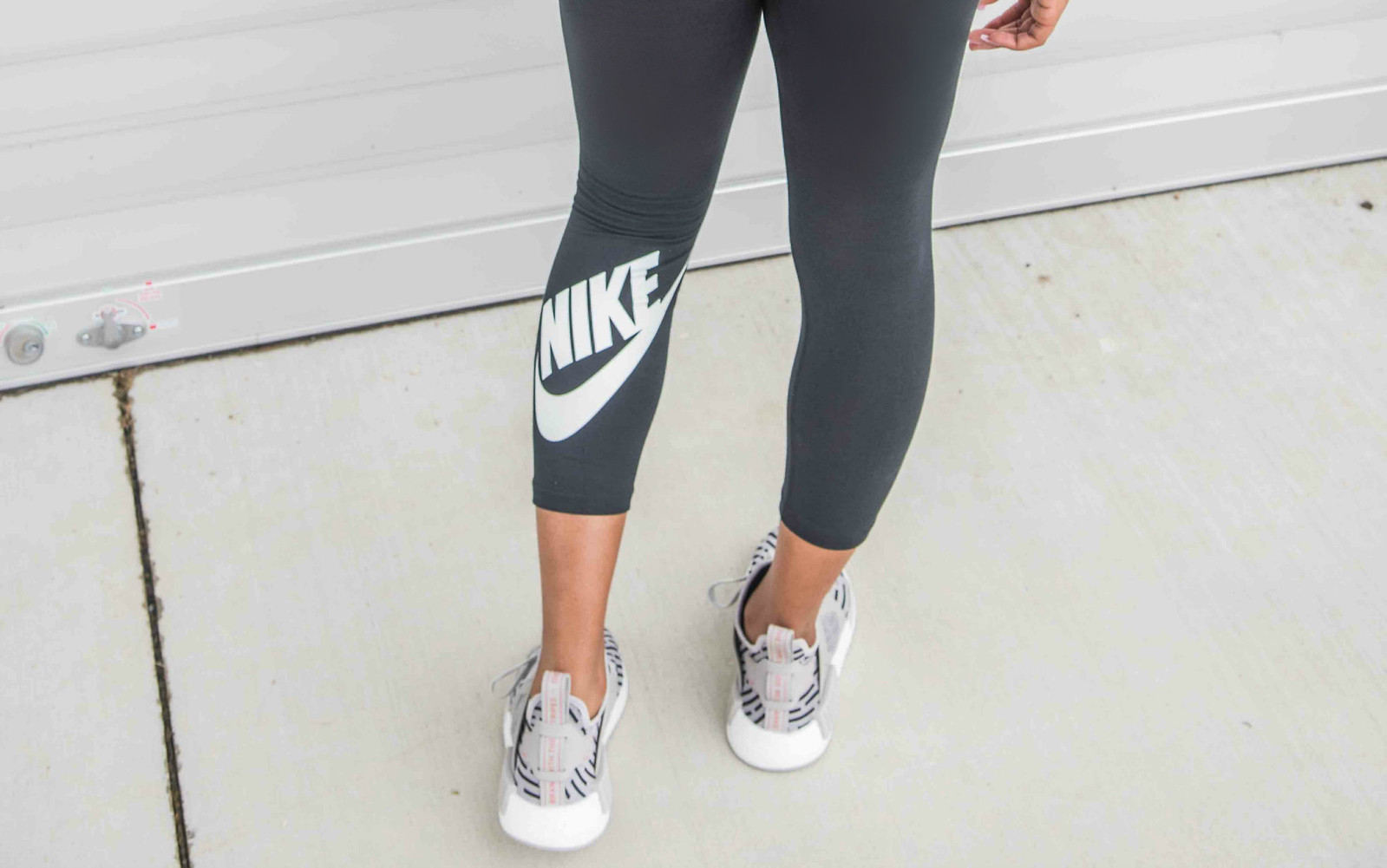 Women's Nike Leg-A-See Logo Leggings