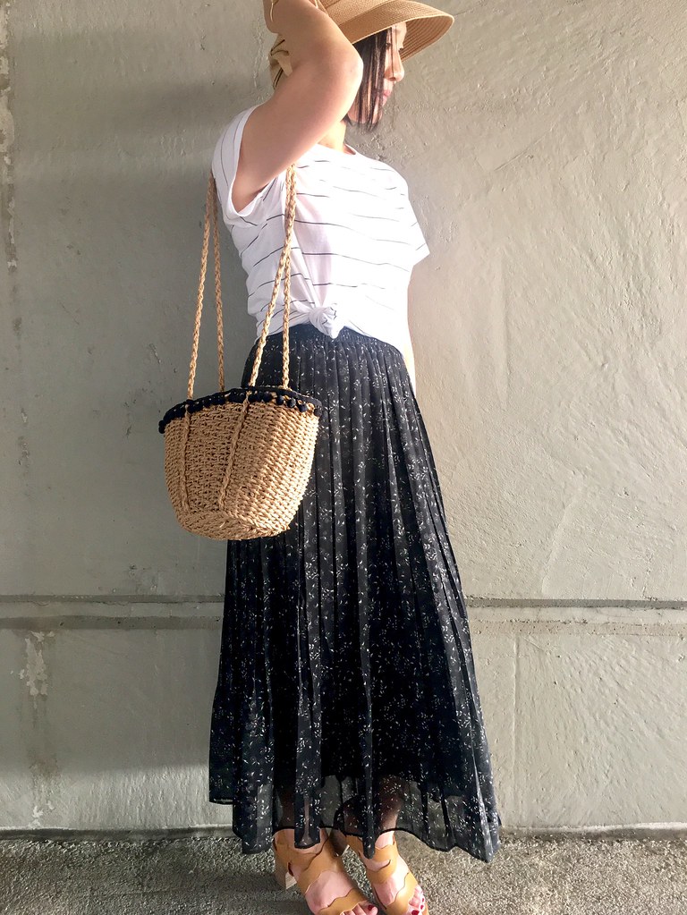  Uniqlo Women's High-waist Printed Chiffon Pleated Skirt in black, size S