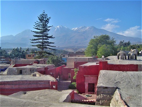 santacatalina peru monastery treasuresoftraveling arequipa volcanmisti rooftop southamerica rooftopterraces