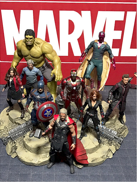 Hộp Avengers trạm gốc diorama