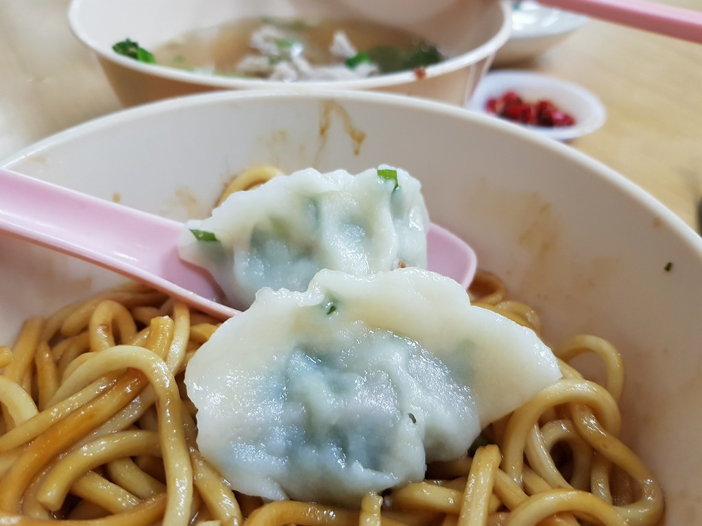 干撈水餃豬肉手大面 Dumpling Pork Home-made noodle (dry) $7 & 奶茶 TehC $1.80 @ Restoran Sri Subang Subang HighTech Industrial Park