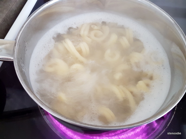  boiling fresh casarecce pasta