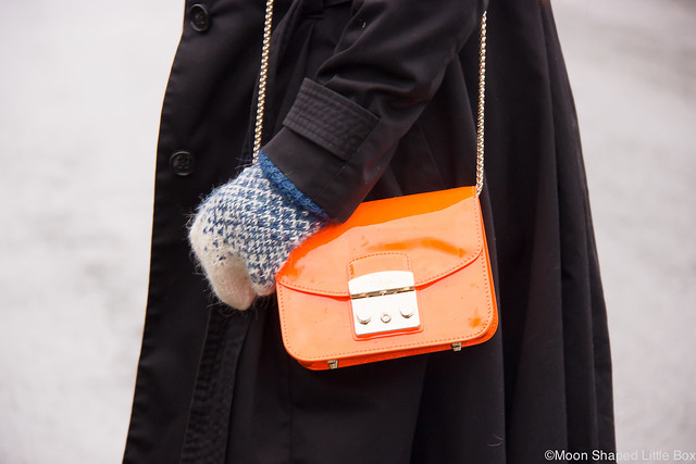 Neon orange bright orange Furla Metropolis Bag Outfit styleblog alpakanvilla lapaset