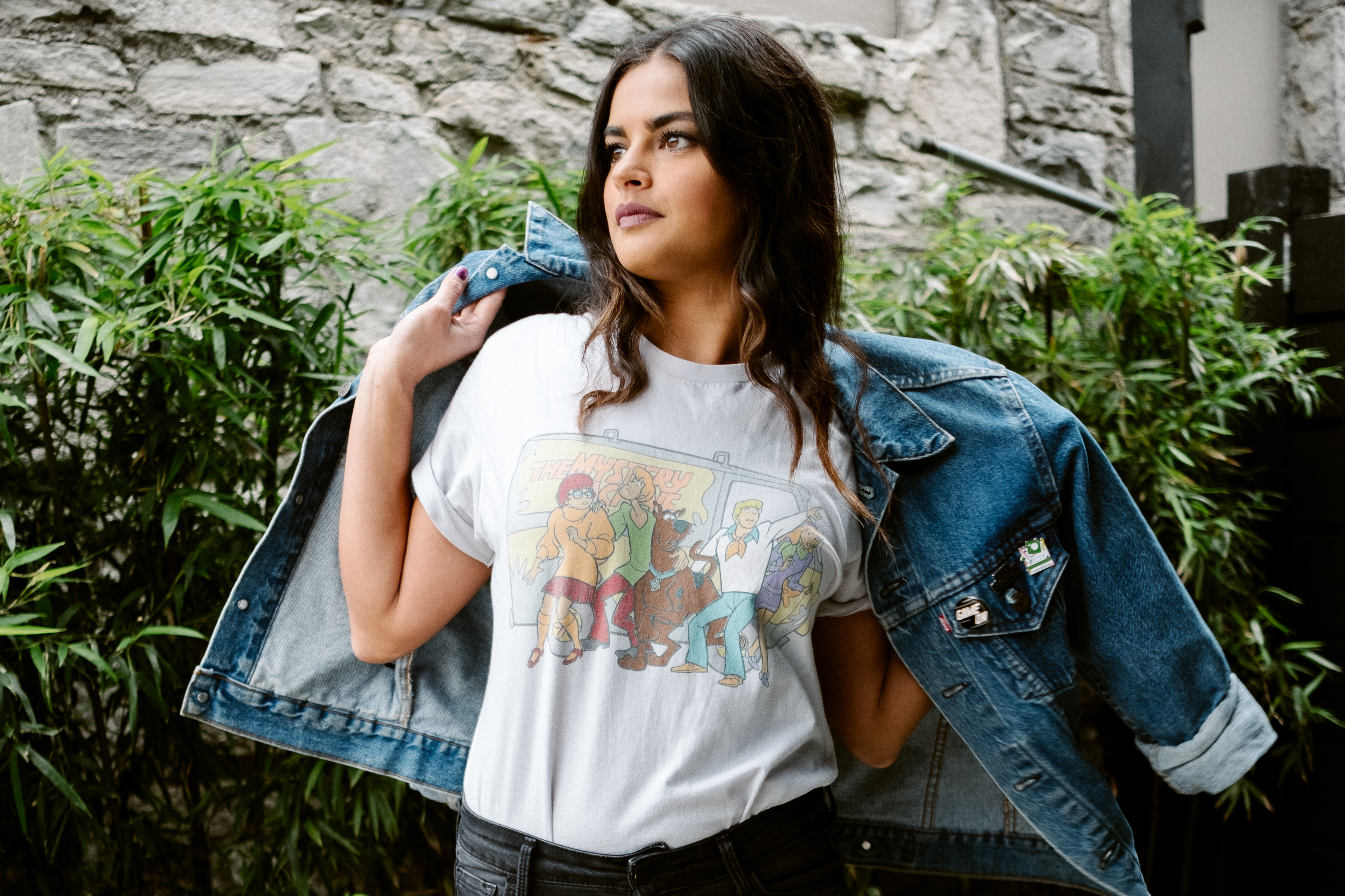 Priya the Blog, Nashville style blog, Scooby Doo graphic t-shirt, vintage denim jacket, moody Fall outfit, graphic tee