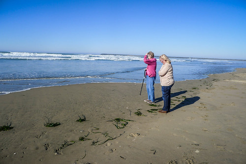 Laura and Ellen at Bastendorff Beach-004
