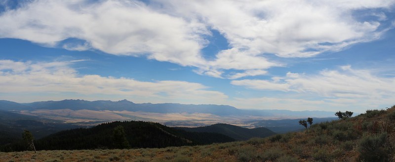 High clouds over the John Day River Valley from our camp on Dixie Butte. That dark bump left of center is where we ate lunch.