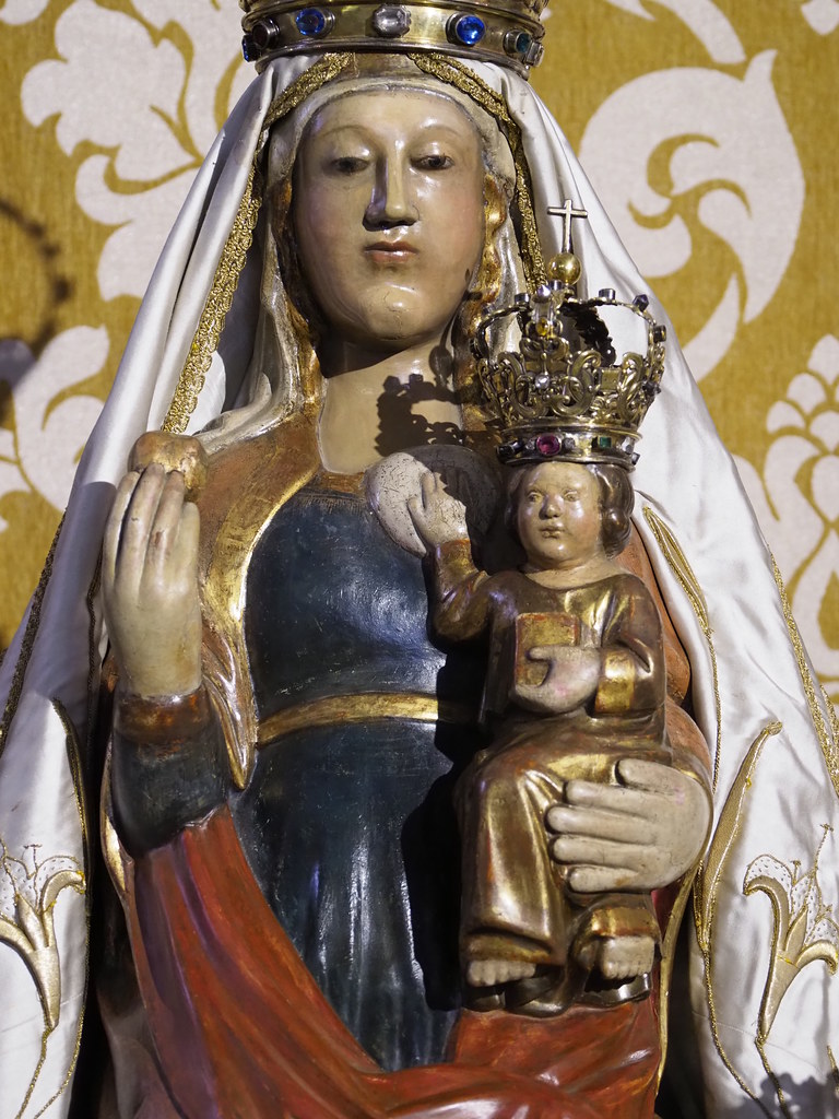 Resultado de imagen de La Virgen de San Lorenzo y la Virgen de las Angustias. de Valladolid