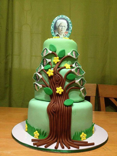 40th birthday cake #butter cream #family tree #roses#symbol of love |  Instagram