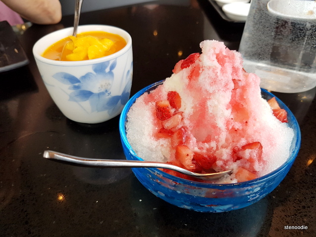 Crushed Ice with Fresh Strawberry, Custard with Fresh Mango