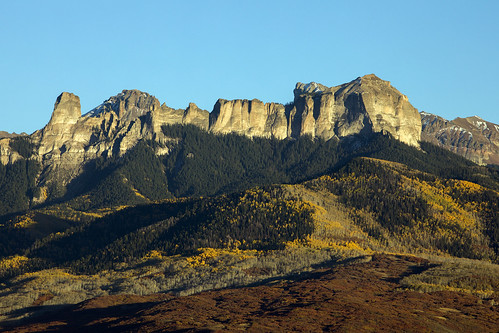 chimneyrock courthousemountain landscape sanjuanmountains colorado mountains wilderness oak aspen quakingaspen tremblingaspen westerncolorado sunset wondersofnature earthnaturelife