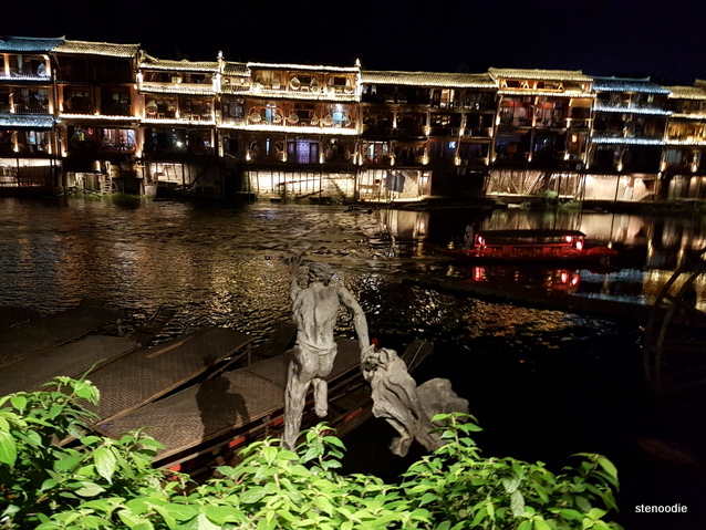 Fenghuang Ancient Town statue