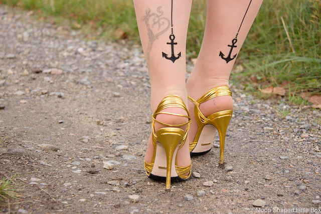Gucci heels golden sandals heels highheels shoes blog shoeblog designer heels metallic gold stilettoheels 