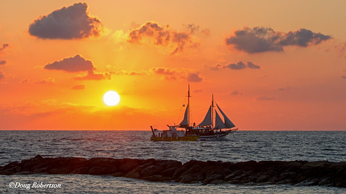 boats yacht sunset sunshine dusk water sea seaside louisledrabeachhotel cyprus paphos