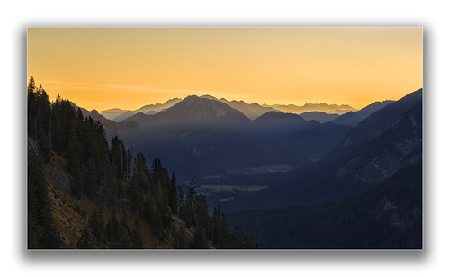 deutschland germany bayern bavaria scheinbergspitze ammertal landscape mountains hiking sunrise forest colors canoneos