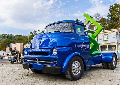 odc blue truck sculpture vehicle art frostymyers canons95 sullivancounty