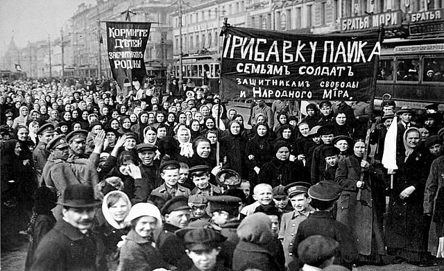 Cerca de 70 mil mulheres estavam na linha de frente dos quadros militares, durante os primeiros anos de formação do Exército Vermelho - Créditos: Reprodução 