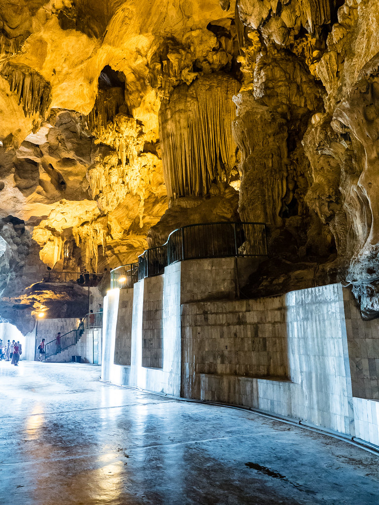 Inside Kek Look Tong Cave Temple