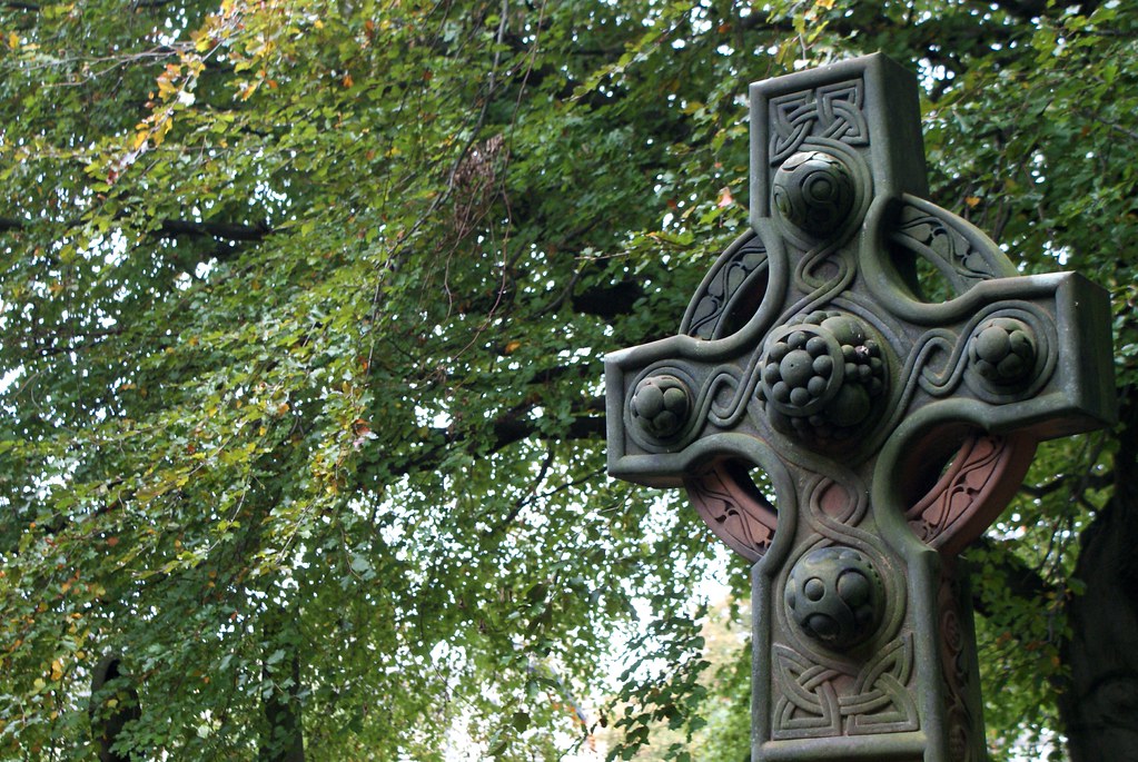 Croix celtique du cimetière Dean Cemetery à Edimbourg.