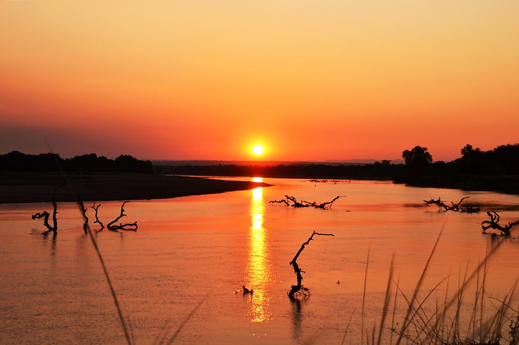 Safari kokemuksia | Auringonlasku Sambiassa.