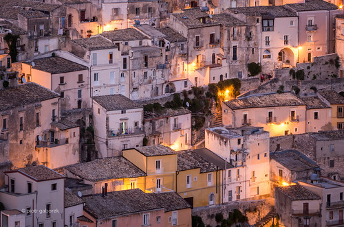 ragusa ibla old town sicily sicilia italy italian europe city architecture medieval roofs rooftops houses building buildings perspective pietkagab photography pentax piotrgaborek pentaxk5ii travel trip tourism sightseeing visit adventure exploring evening sunset twilight night