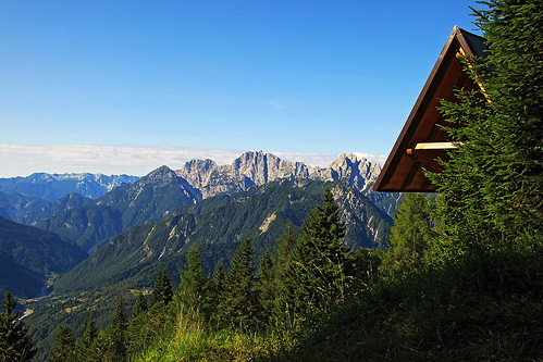 italy italia carnicalps malvueric outdoors hiking landscape panorama mountain hut zucdalboor meadow