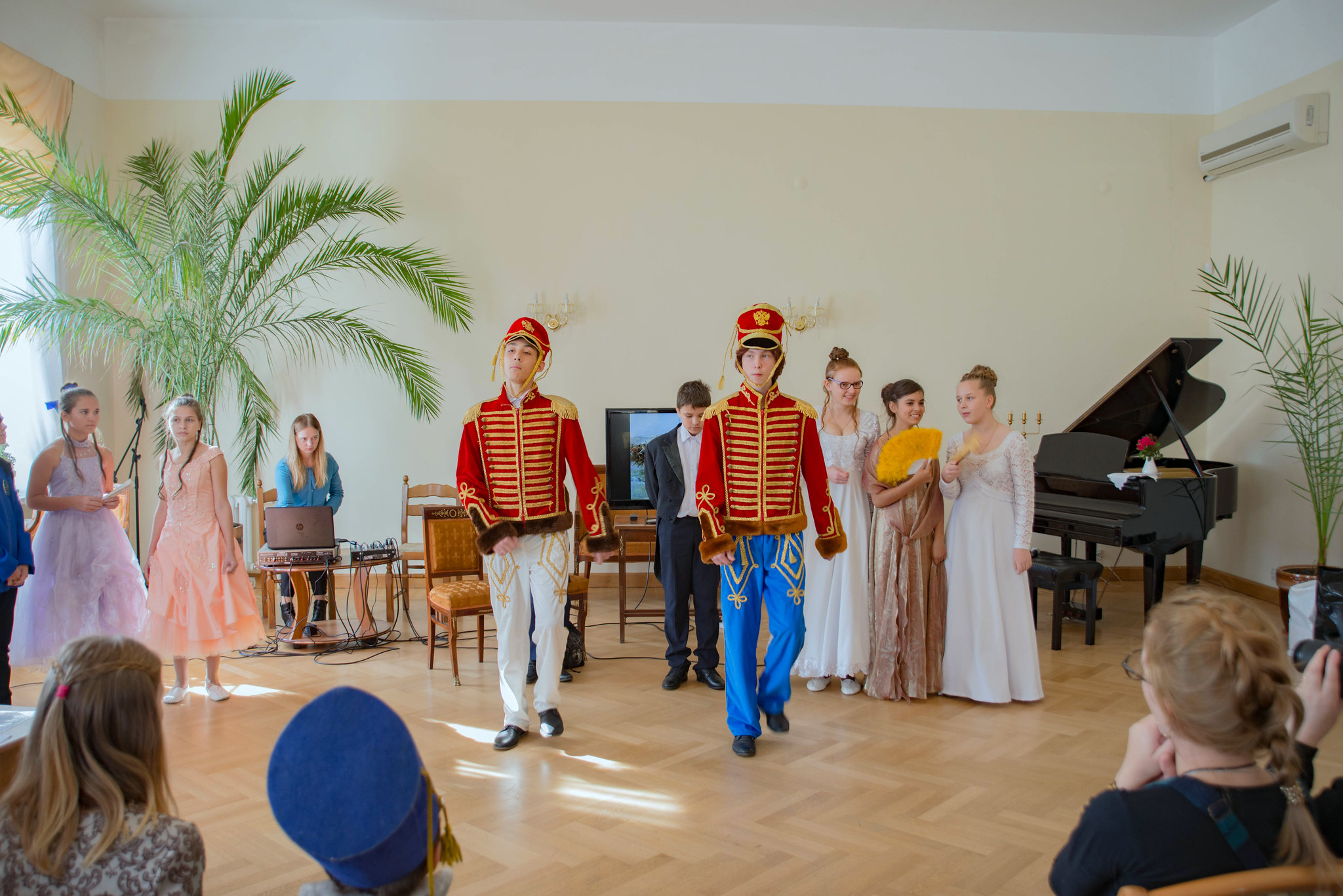 Выступление детей накануне дня рождения М.Ю. Лермонтова в музее-заповеднике на литературно-музыкальном конкурсе