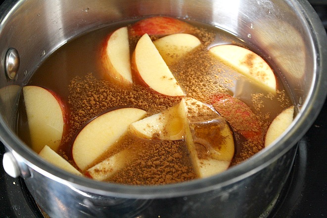 Warm Bourbon Honey Apple Cider