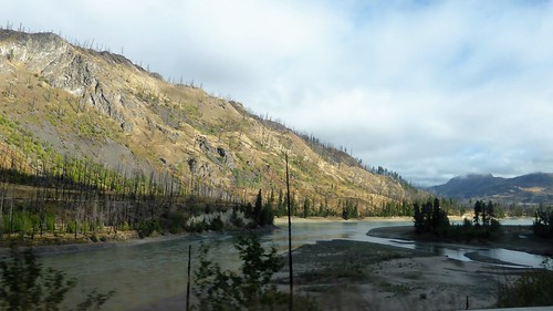 yellowheadhighway river barriere norththomsonriver landscape mountain exlou