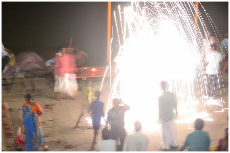 Diwali en Varanasi. - PLANETA INDIA/2017 (46)