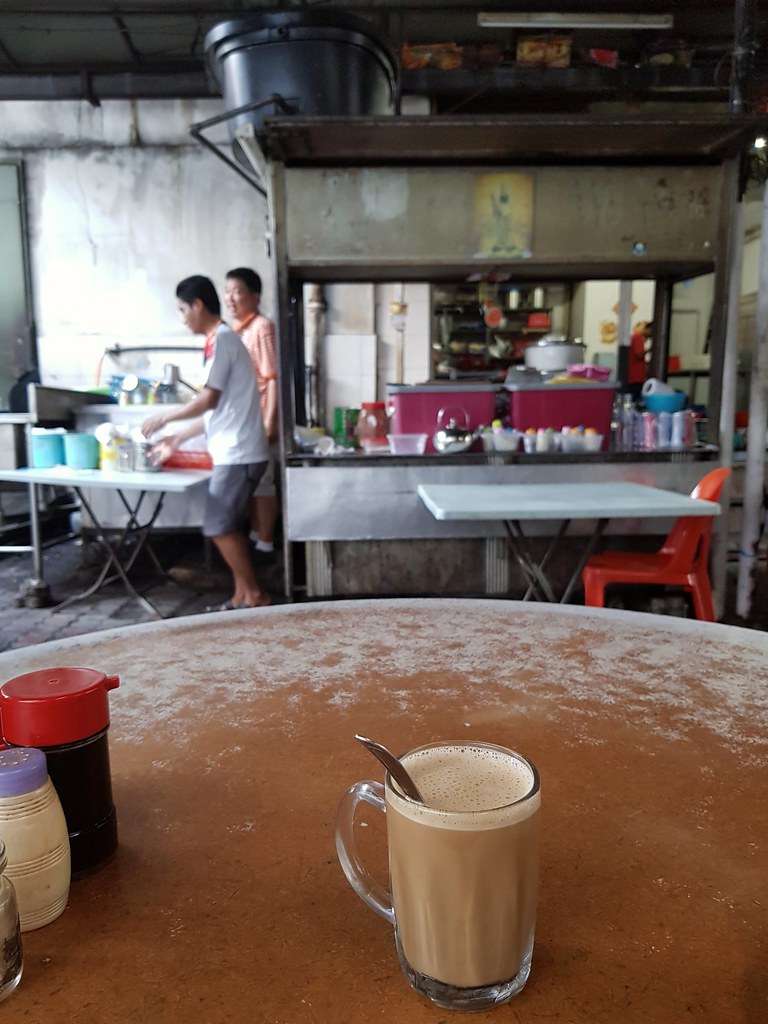 白咖啡 White Kopi $2.50 @ Next to 亞西飯店 AhSai Rice Store at KL Jalan Petaling