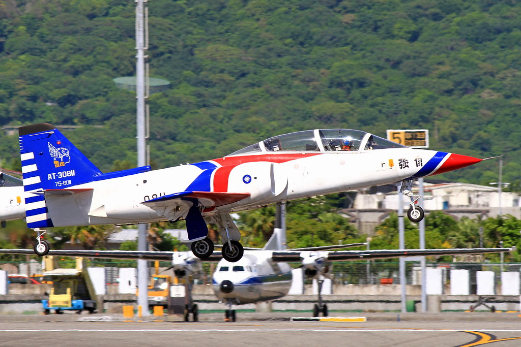 0811 Taiwan - Air Force AIDC AT-3