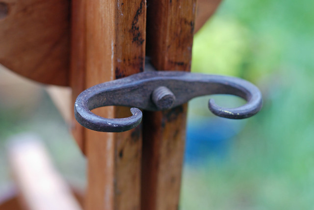 Hand forged spiral fixing screw on squirrel-cage swift hardware irieknit
