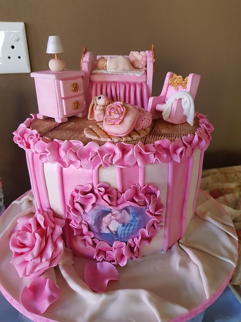 Cake by Lizelle Kamfer-oberholzer