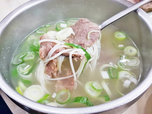 Seolleongtang / Beef Bone Soup