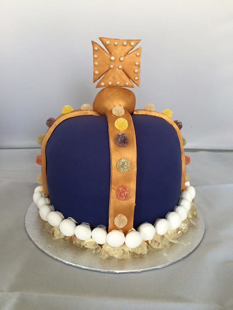 Crown Cake by Katie's Popper Toppers