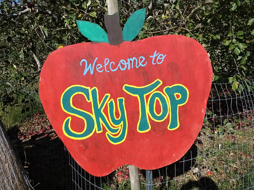 Welcome to Sky Top sign