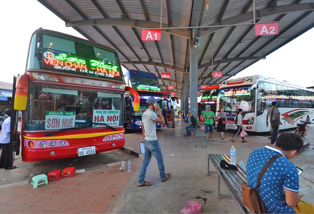 border crossing laos vietnam international bus to vietnam