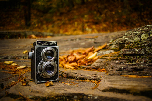 cameraphotographicequipment oldfashioned retrostyled old obsolete photographythemes antique equipment woodmaterial photograph singleobject classic nostalgia photographer nopeople outdoors dirty technology lensopticalinstrument backgrounds travel photography explore