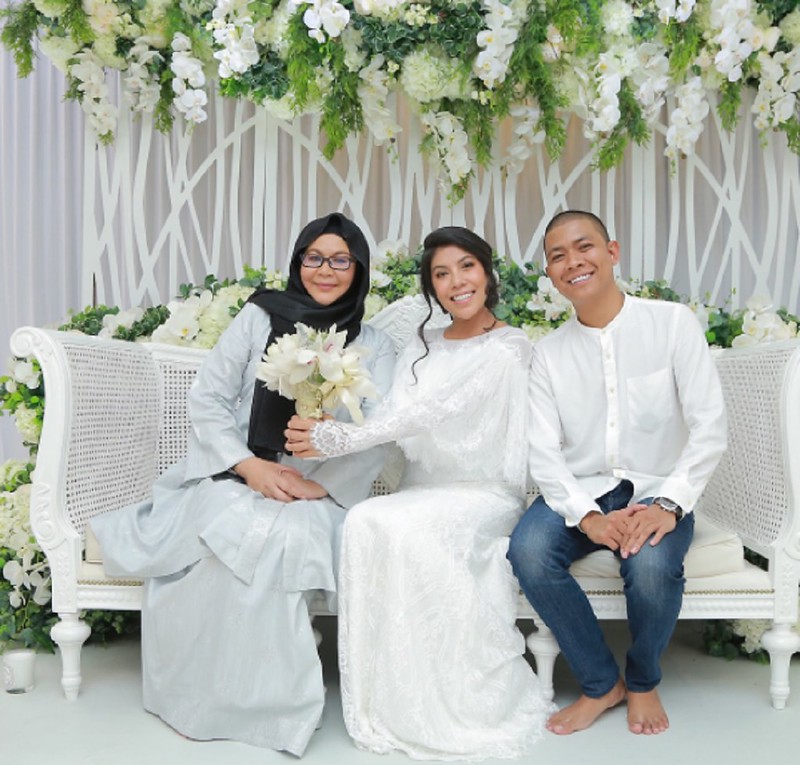 Betty Rahmad Bertunang Bakal Nikah Januari Depan