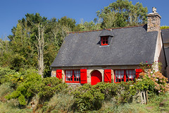 La maison aux volets rouges - Photo of Lanarvily