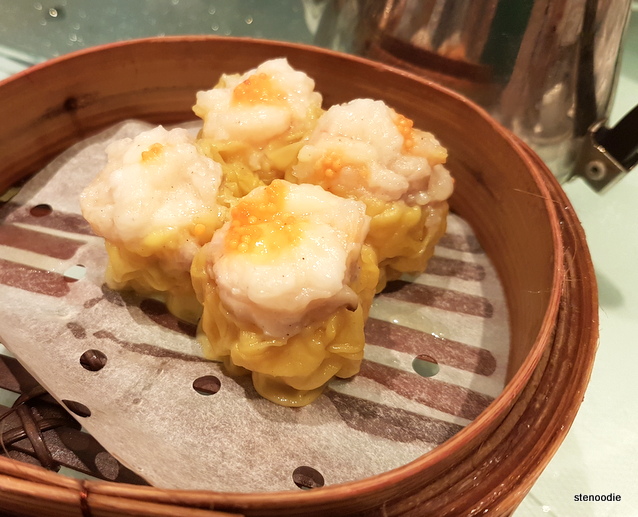 Steamed crab roe & pork dumplings (蟹子蒸燒賣)